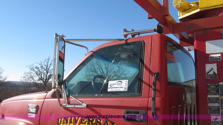 image for item G2216 1997 GMC C7500 digger derrick truck