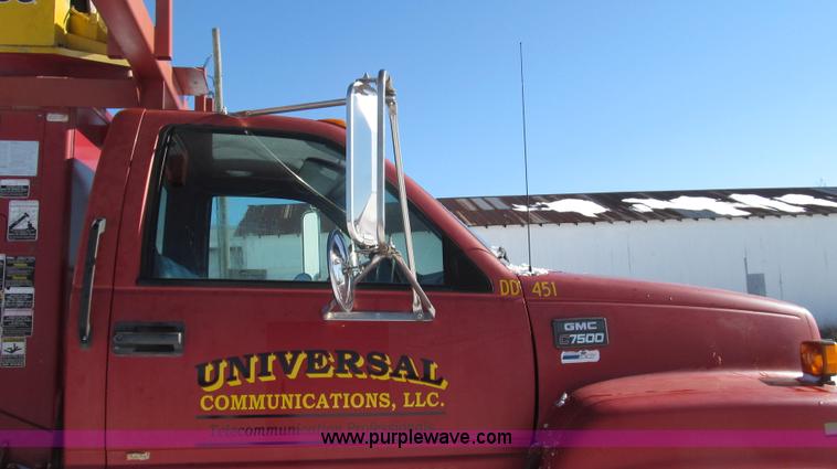 image for item G2216 1997 GMC C7500 digger derrick truck