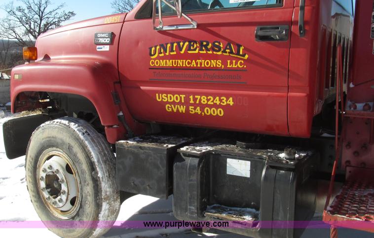 image for item G2216 1997 GMC C7500 digger derrick truck