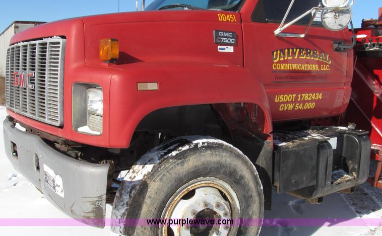 image for item G2216 1997 GMC C7500 digger derrick truck