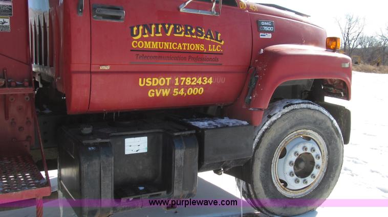image for item G2216 1997 GMC C7500 digger derrick truck