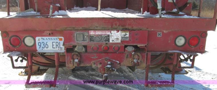 image for item G2216 1997 GMC C7500 digger derrick truck