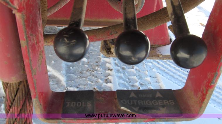 image for item G2216 1997 GMC C7500 digger derrick truck