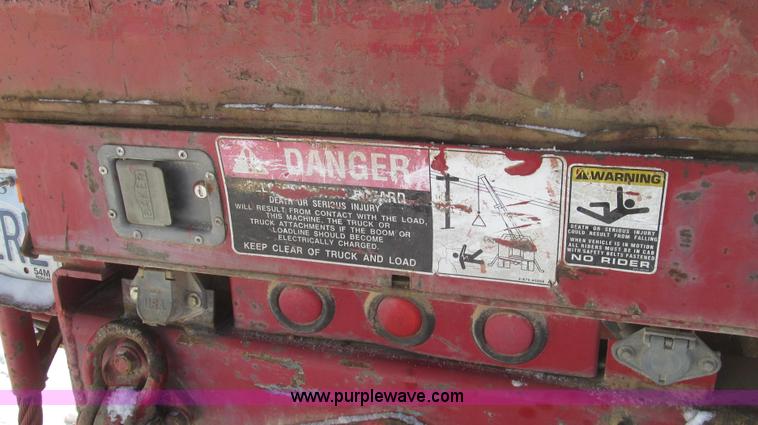 image for item G2216 1997 GMC C7500 digger derrick truck