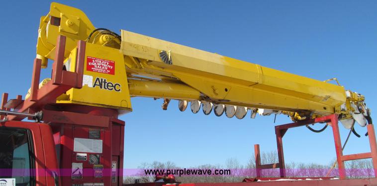 image for item G2216 1997 GMC C7500 digger derrick truck