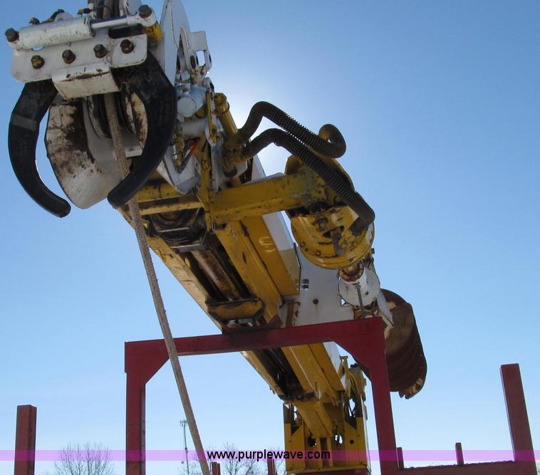 image for item G2216 1997 GMC C7500 digger derrick truck