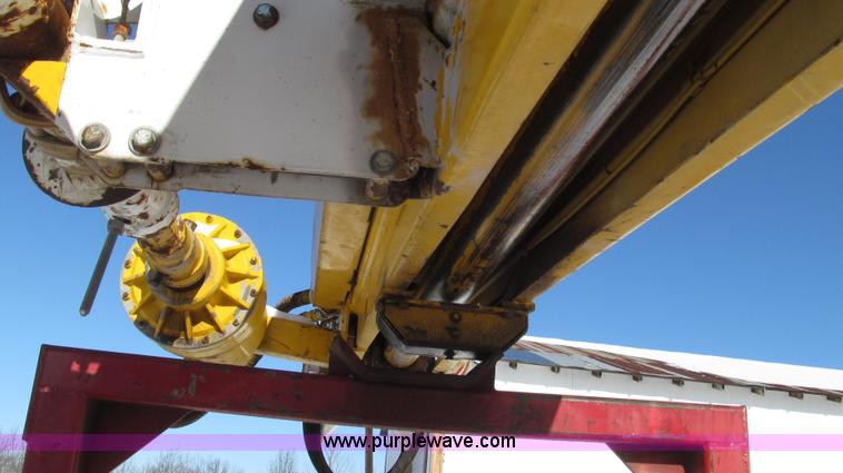 image for item G2216 1997 GMC C7500 digger derrick truck