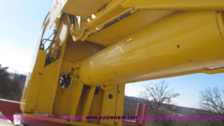 image for item G2216 1997 GMC C7500 digger derrick truck