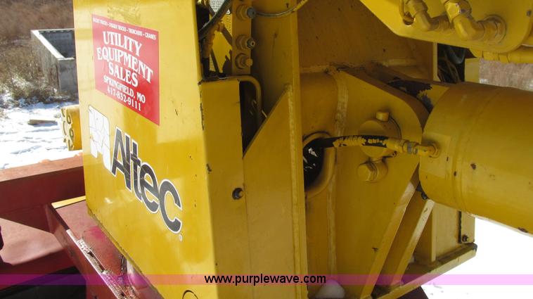 image for item G2216 1997 GMC C7500 digger derrick truck