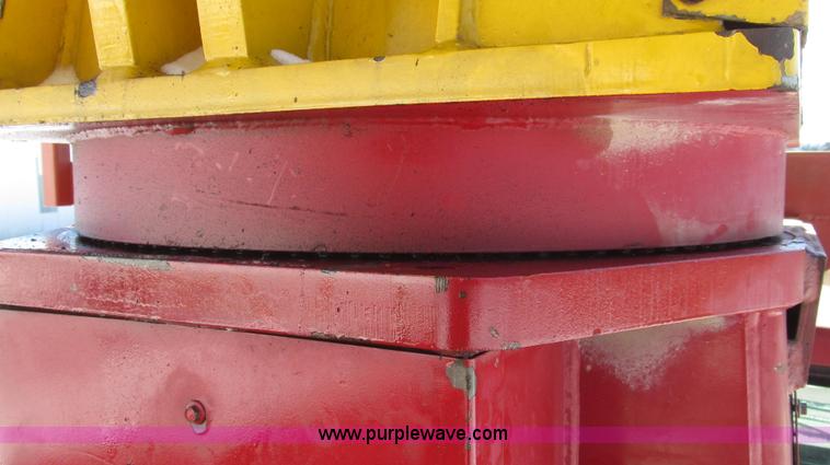 image for item G2216 1997 GMC C7500 digger derrick truck