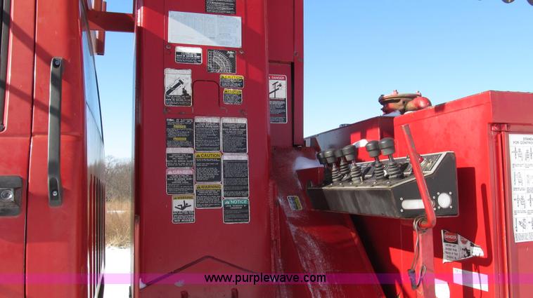 image for item G2216 1997 GMC C7500 digger derrick truck