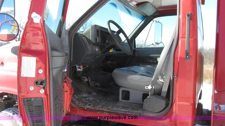 image for item G2216 1997 GMC C7500 digger derrick truck