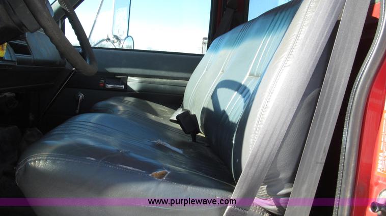 image for item G2216 1997 GMC C7500 digger derrick truck