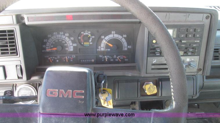 image for item G2216 1997 GMC C7500 digger derrick truck