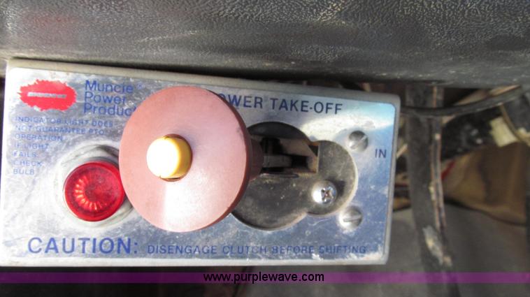 image for item G2216 1997 GMC C7500 digger derrick truck