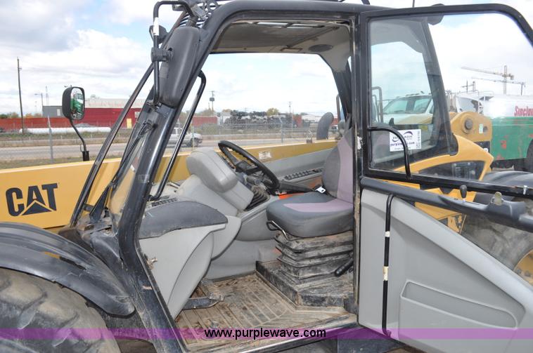 image for item G6192 2005 Caterpillar TH330B telehandler