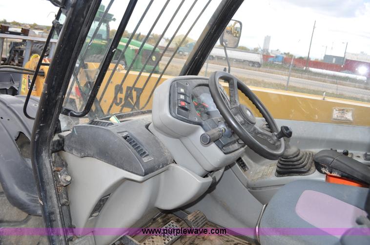 image for item G6192 2005 Caterpillar TH330B telehandler