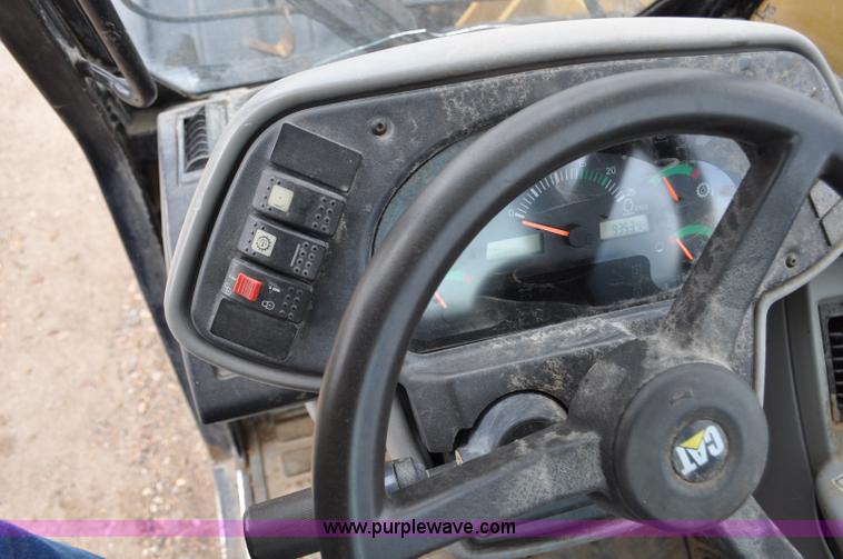 image for item G6192 2005 Caterpillar TH330B telehandler