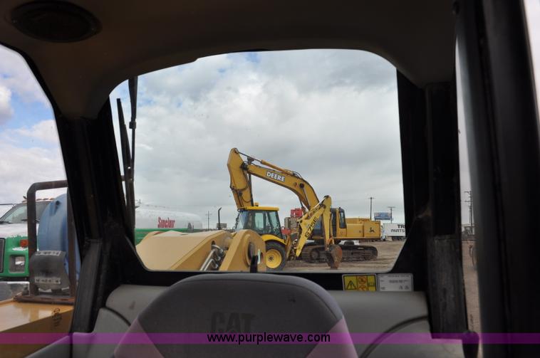 image for item G6192 2005 Caterpillar TH330B telehandler