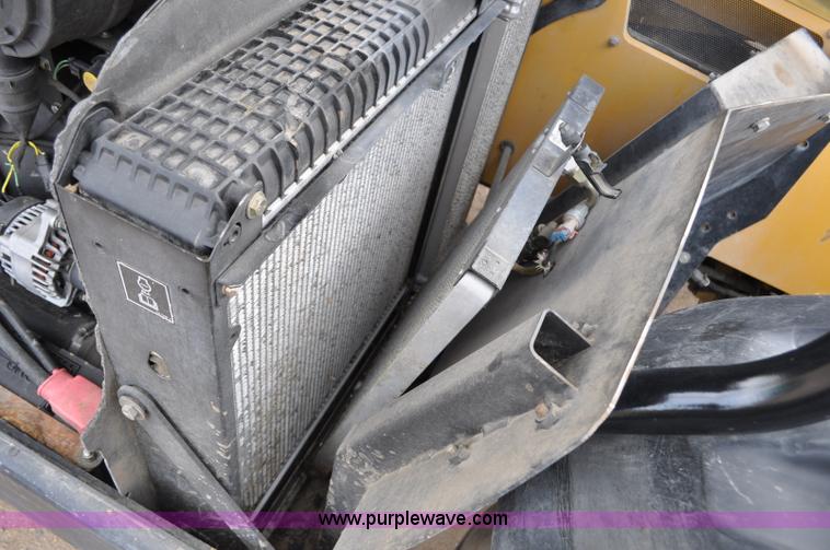 image for item G6192 2005 Caterpillar TH330B telehandler