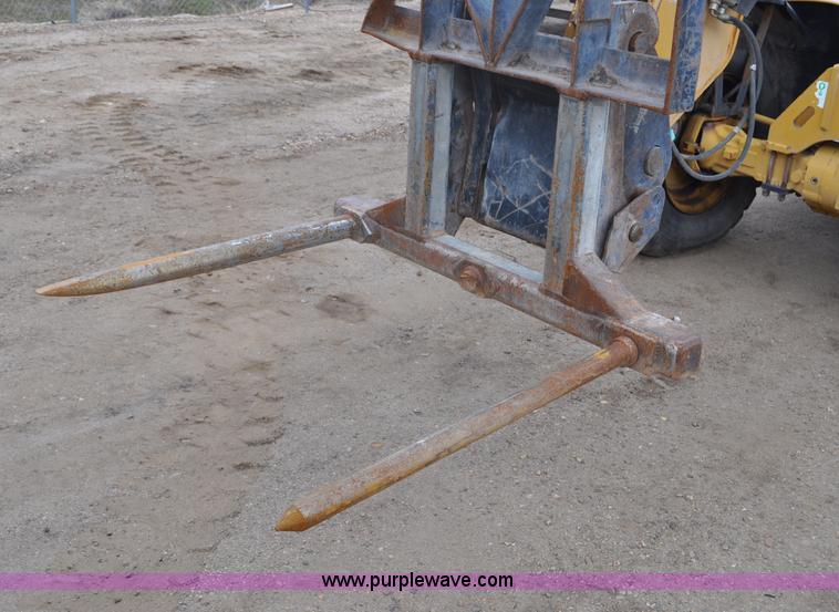 image for item G6192 2005 Caterpillar TH330B telehandler