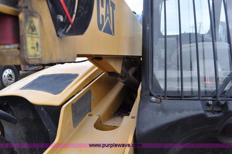 image for item G6192 2005 Caterpillar TH330B telehandler