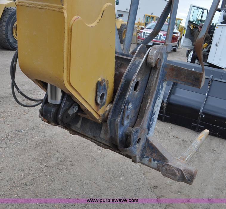 image for item G6192 2005 Caterpillar TH330B telehandler