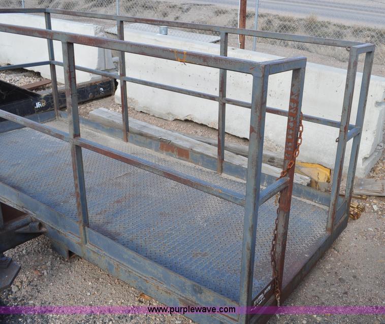 image for item G6192 2005 Caterpillar TH330B telehandler