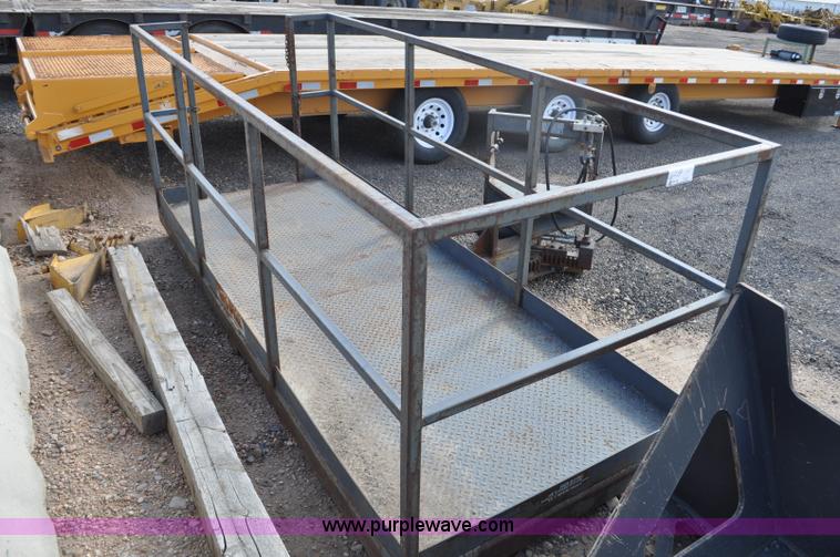 image for item G6192 2005 Caterpillar TH330B telehandler