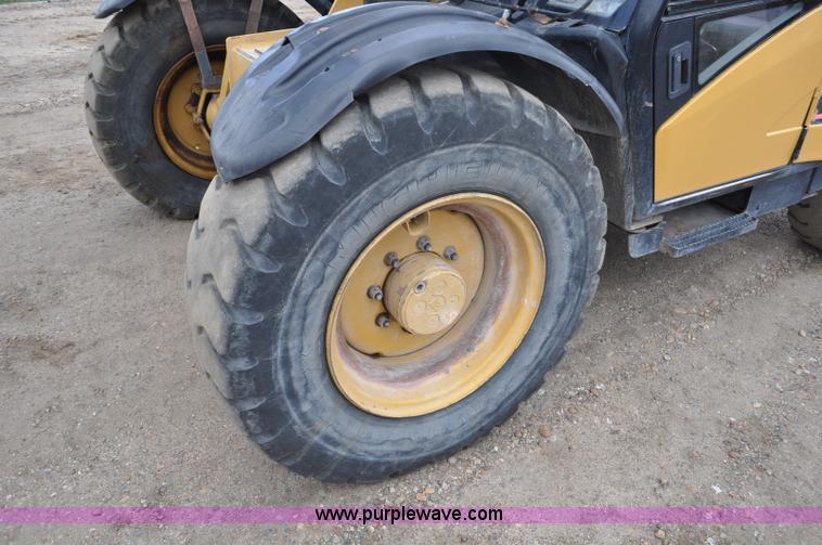 image for item G6192 2005 Caterpillar TH330B telehandler