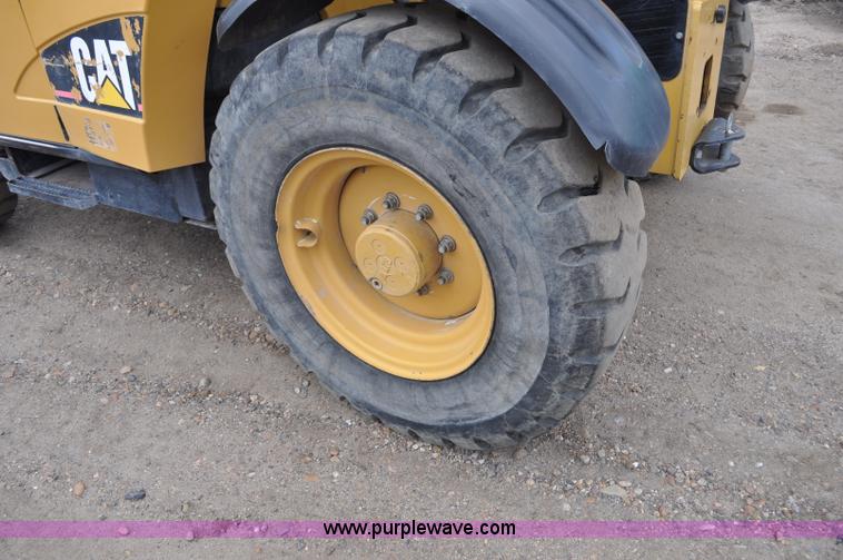 image for item G6192 2005 Caterpillar TH330B telehandler