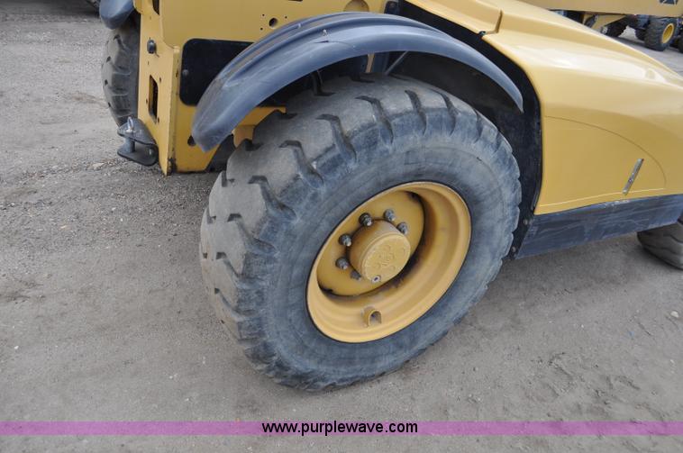 image for item G6192 2005 Caterpillar TH330B telehandler