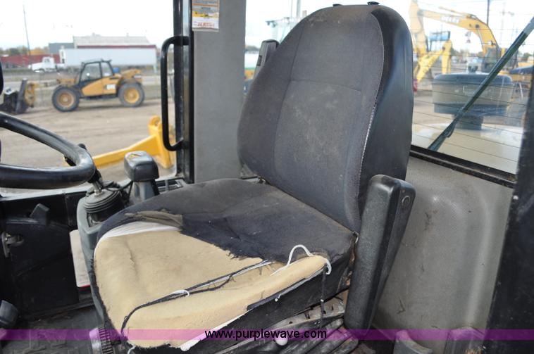 image for item G6194 2001 Caterpillar 928G wheel loader