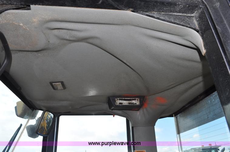 image for item G6194 2001 Caterpillar 928G wheel loader