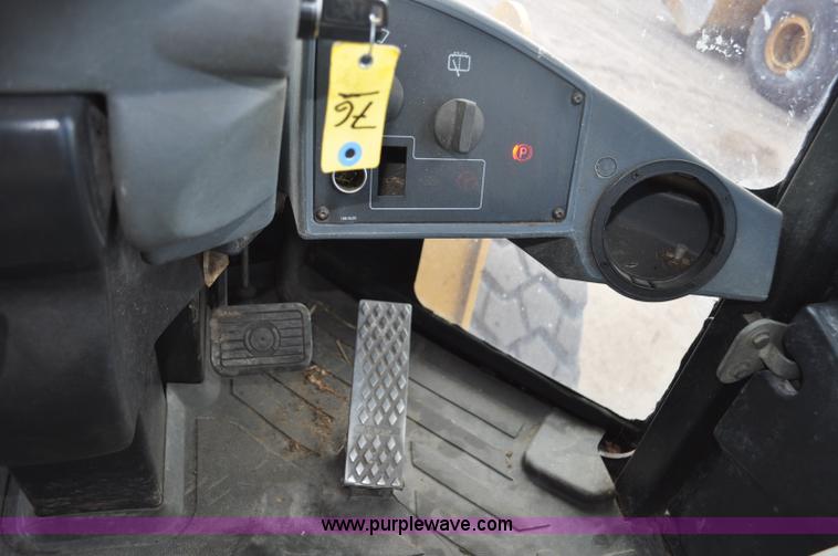 image for item G6194 2001 Caterpillar 928G wheel loader