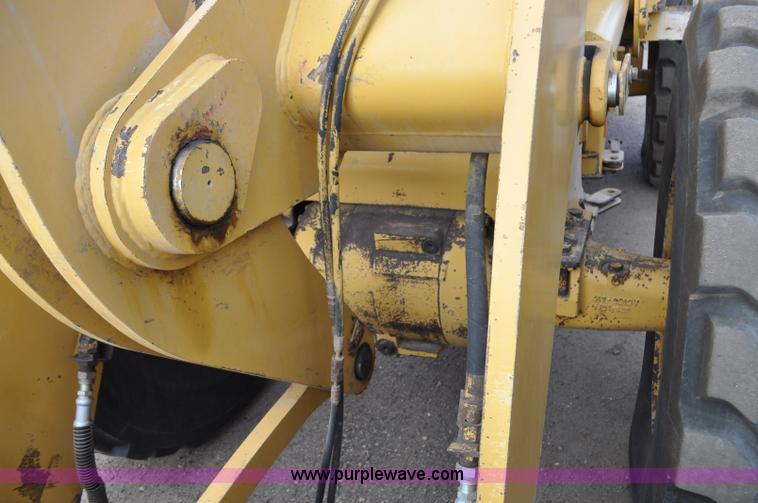 image for item G6194 2001 Caterpillar 928G wheel loader