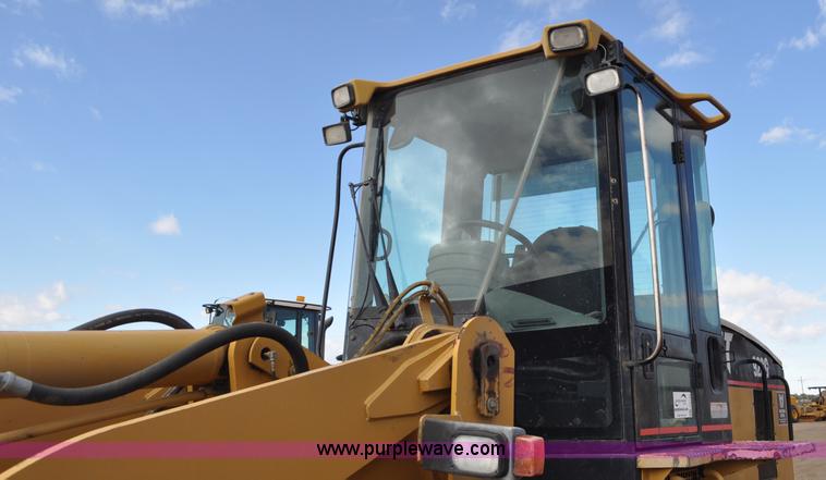 image for item G6194 2001 Caterpillar 928G wheel loader