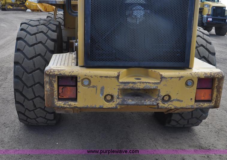 image for item G6194 2001 Caterpillar 928G wheel loader