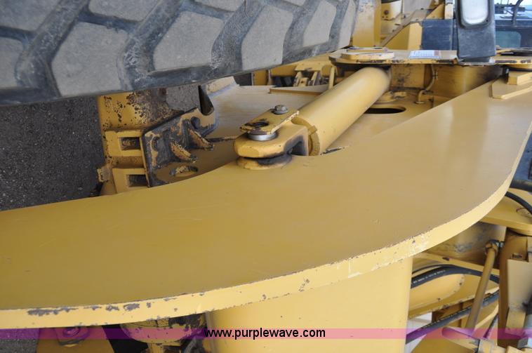 image for item G6194 2001 Caterpillar 928G wheel loader