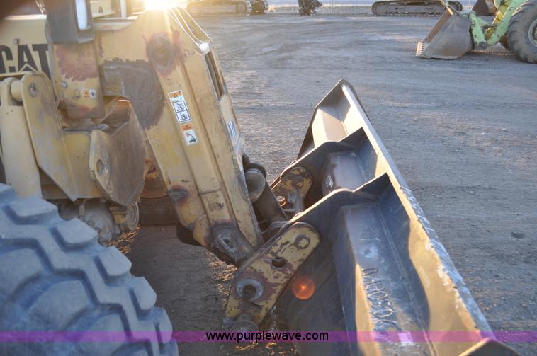 image for item G6347 1999 Caterpillar TH82 telehandler