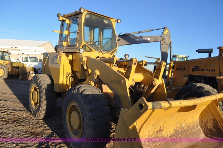 image for item G6348 1975 Michigan 45B wheel loader