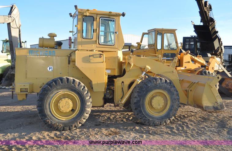 image for item G6348 1975 Michigan 45B wheel loader