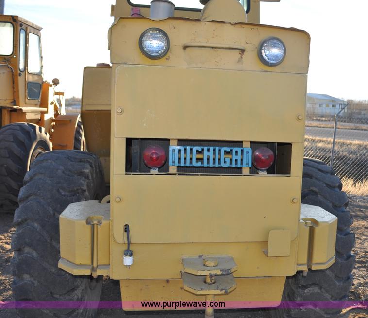 image for item G6348 1975 Michigan 45B wheel loader