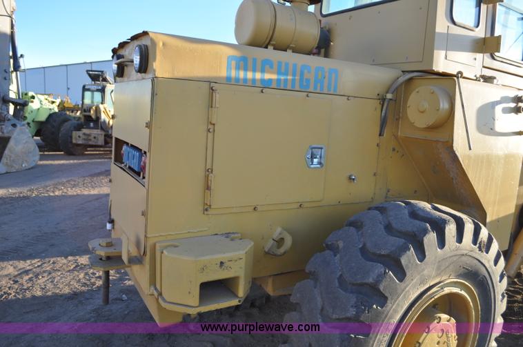 image for item G6348 1975 Michigan 45B wheel loader
