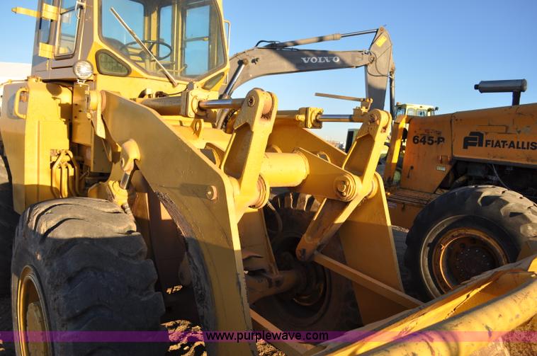 image for item G6348 1975 Michigan 45B wheel loader