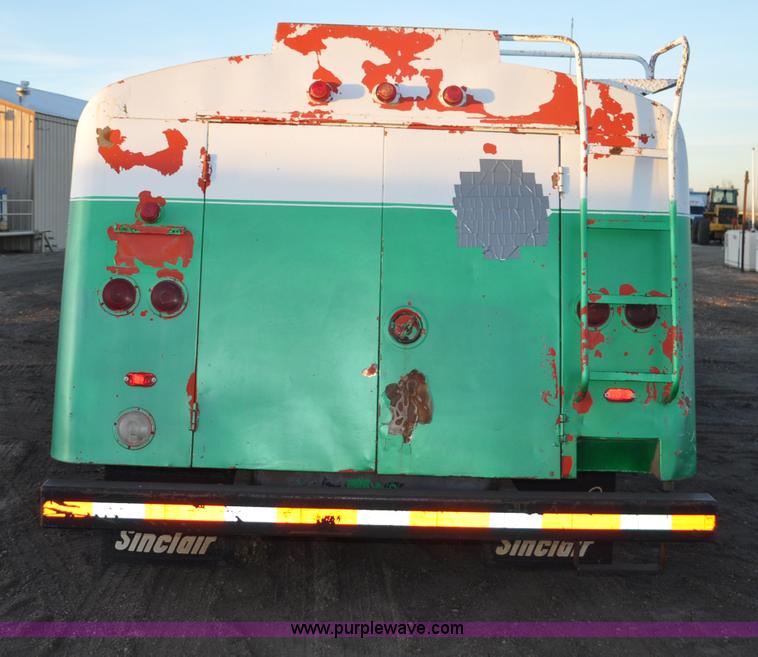 image for item G6350 1995 Chevrolet Kodiak fuel truck