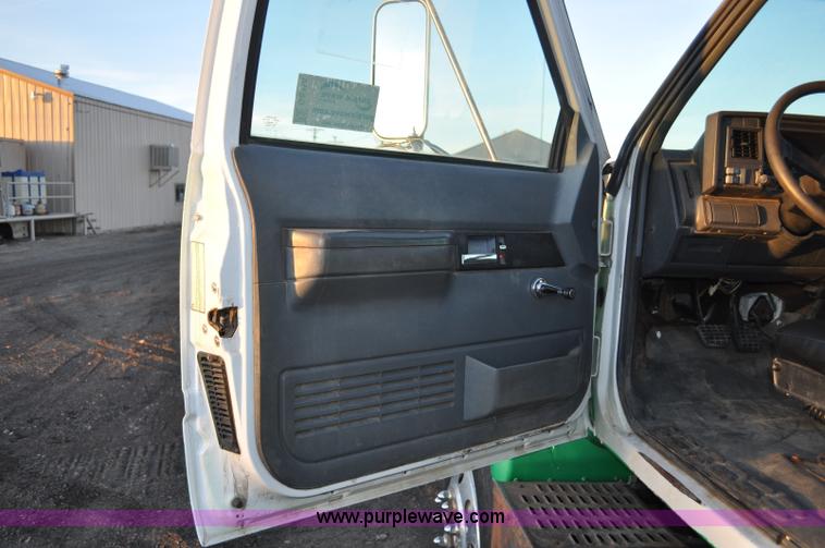 image for item G6350 1995 Chevrolet Kodiak fuel truck