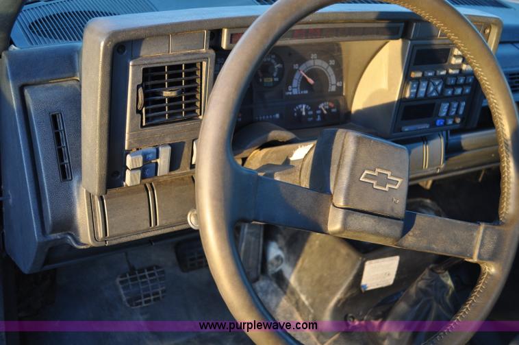 image for item G6350 1995 Chevrolet Kodiak fuel truck