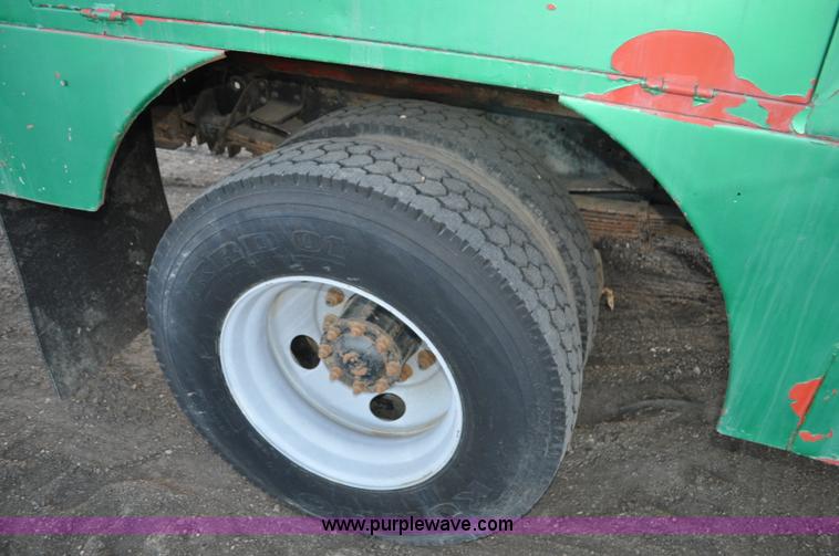 image for item G6350 1995 Chevrolet Kodiak fuel truck