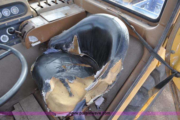 image for item G6351 1977 Caterpillar 613B elevating scraper